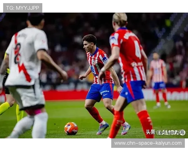 巴萨3-1马竞，莱万失点后助攻奥尔莫制胜，领跑西甲。